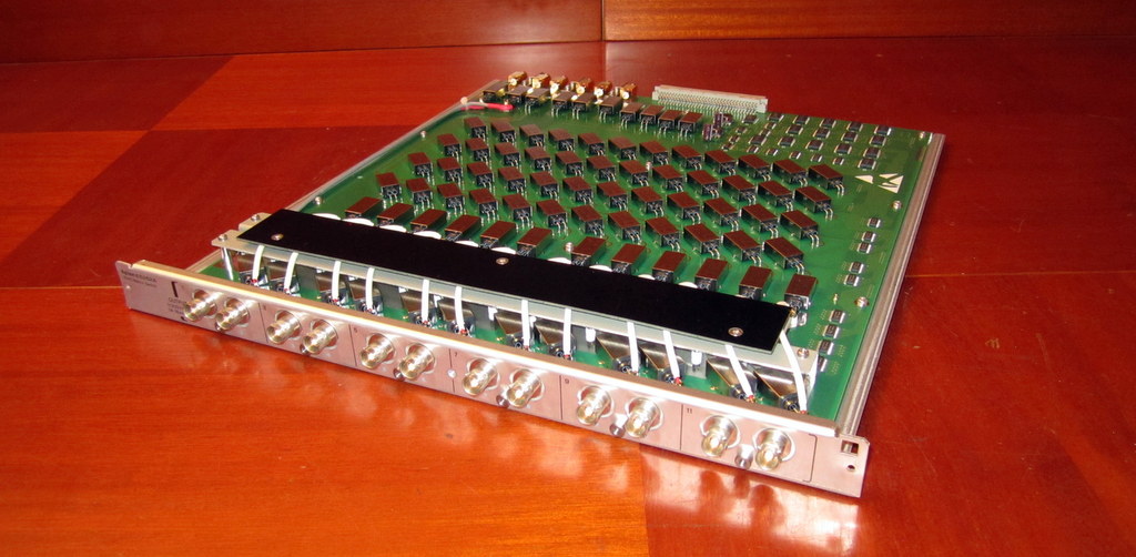 Agilent E5252A 10x12 Matrix Switch, 30day Warranty, 2 available, HP